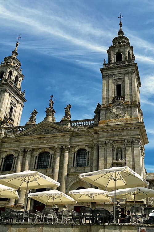 terraza de La Parisina con la Catedral al fondo